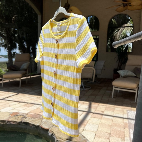 Forever 21 Girls Yellow and White Striped Shirt - Picture 2 of 14